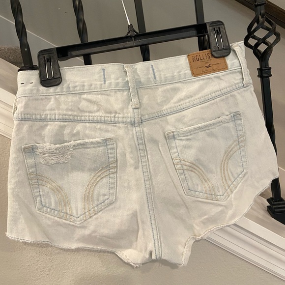 Hollister Jean Shorts - Picture 2 of 2